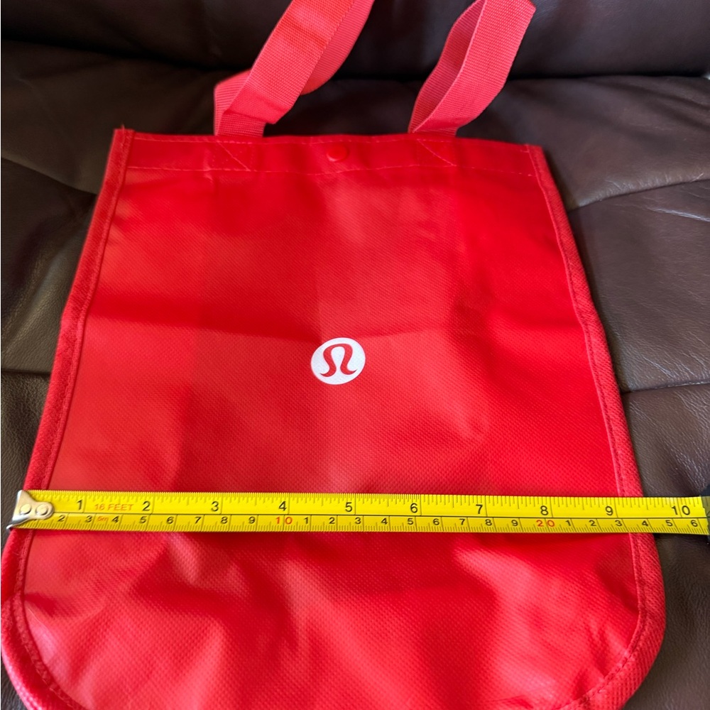 Lululemon Small Red Tote Bag Never Used - Picture 2 of 3